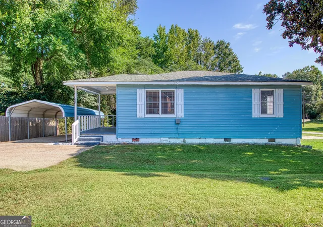 Photo 1 of Single family home for sale at 102 Sprayberry Rd, Newnan, GA 30263 | MLS# 10839773 | Listing updated on 2026-09-17