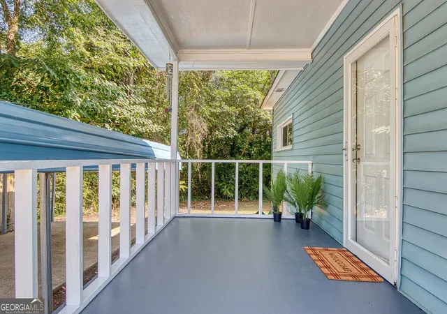 Photo 4 of Single family home for sale at 102 Sprayberry Rd, Newnan, GA 30263 | MLS# 10839773 | Listing updated on 2026-09-17