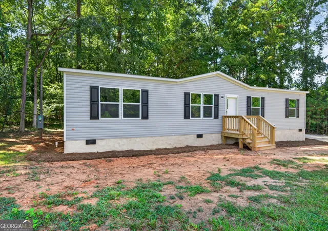 Photo 3 of Manufactured home for sale at 399 Mccullar Weaver Rd SW, Milledgeville, GA 31061 | MLS# 10841364 | Listing updated on 2026-09-07