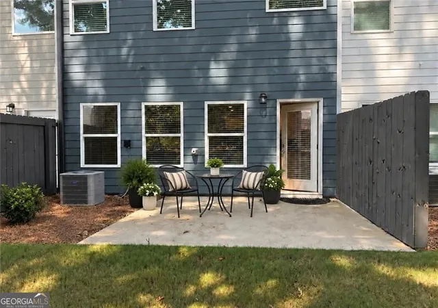 Photo 7 of Single family home for sale at 102 Jaxton St, Hoschton, GA 30548 | MLS# 10843194 | Listing updated on 2026-09-10