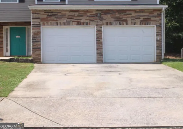 Photo 3 of Single family home for sale at 7809 Newbury Dr, Jonesboro, GA 30236 | MLS# 10851159 | Listing updated on 2026-10-06