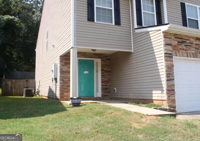 Photo 4 of Single family home for sale at 7809 Newbury Dr, Jonesboro, GA 30236 | MLS# 10851159 | Listing updated on 2026-10-06