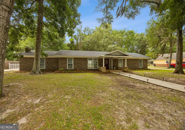 Photo 2 of Single family home for sale at 811 Devon Dr, St. Marys, GA 31558 | MLS# 10808373 | Listing updated on 2026-10-09