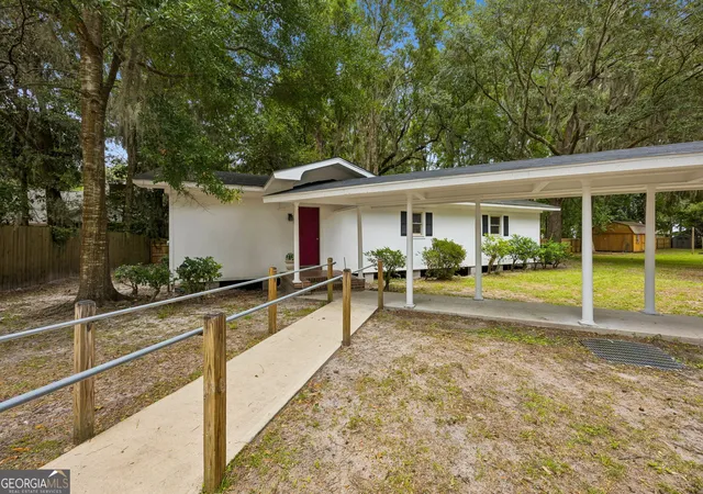 Photo 3 of Single family home for sale at 811 Devon Dr, St. Marys, GA 31558 | MLS# 10808373 | Listing updated on 2026-10-09