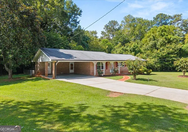 Photo 2 of Single family home for sale at 3961 Camelot Ct, Tucker, GA 30084 | MLS# 10844266 | Listing updated on 2026-10-07