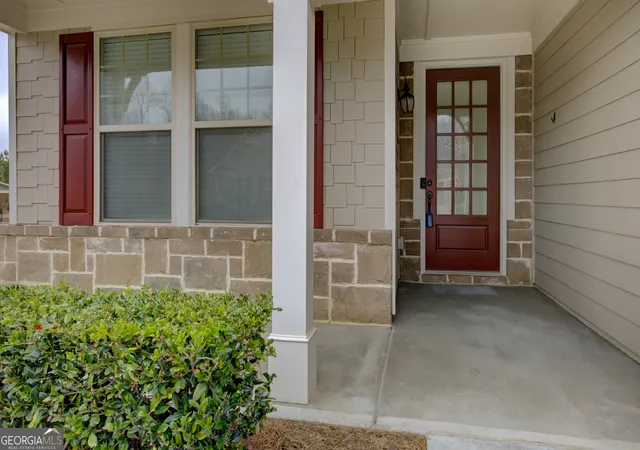 Photo 2 of Single family home for sale at 208 Silver Maple Ct, Peachtree City, GA 30269 | MLS# 10834486 | Listing updated on 2026-09-15