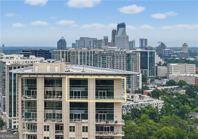 Listing Photo 2 - Condo for sale in building located at 2881 Peachtree Rd Ne, Atlanta, GA 30305 - Unit #APT 2603