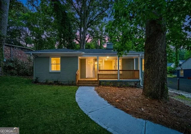 Photo 1 of Single family home for sale at 2580 Cascade Rd Sw, Atlanta, GA 30311 | MLS# 10838662 | Listing updated on 2026-09-03