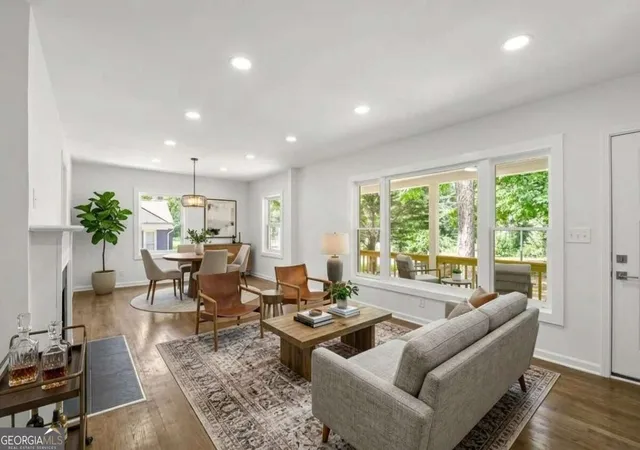 Photo 2 of Single family home for sale at 2580 Cascade Rd Sw, Atlanta, GA 30311 | MLS# 10838662 | Listing updated on 2026-09-03