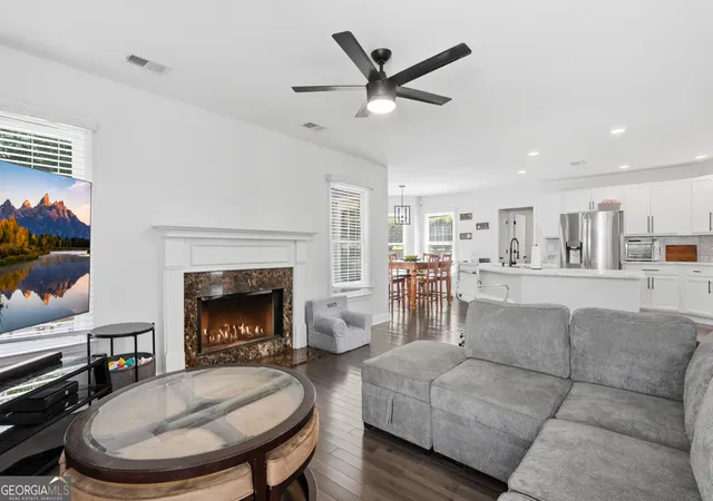 Photo 1 of Single family home for sale at 4960 Niagara Dr NW, Acworth, GA 30102 | MLS# 10840474 | Listing updated on 2026-10-16