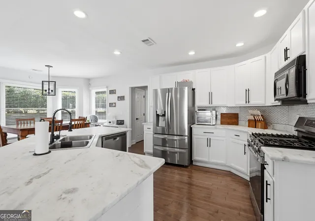 Photo 2 of Single family home for sale at 4960 Niagara Dr NW, Acworth, GA 30102 | MLS# 10840474 | Listing updated on 2026-10-16