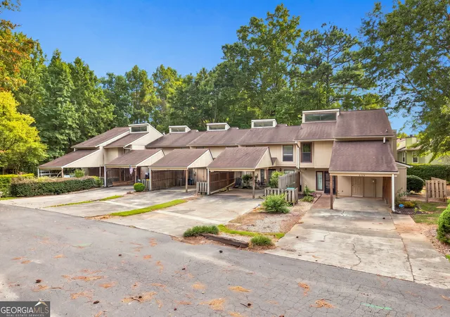 Photo 2 of Townhouse for sale at 6340 Brandywine Trl, Peachtree Corners, GA 30092 | MLS# 10824782 | Listing updated on 2026-09-13