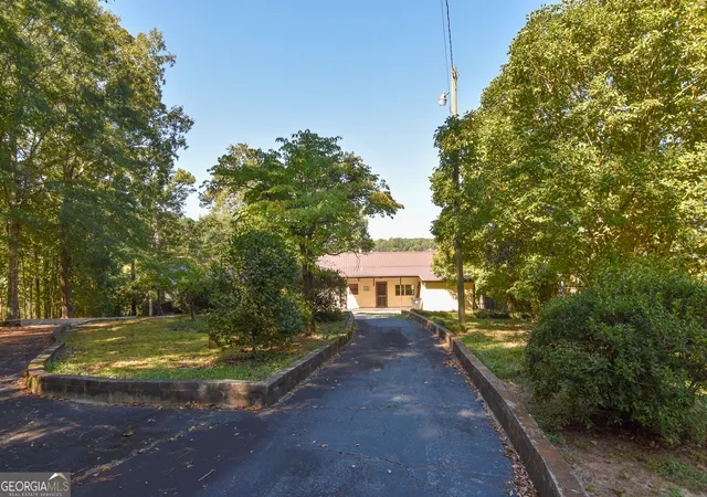 Photo 2 of Single family home for sale at 411 Sandpiper Dr, Monticello, GA 31064 | MLS# 10848395 | Listing updated on 2026-09-17