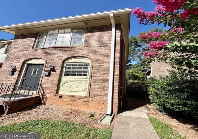 Photo 2 of Townhouse for sale at 129 Eaglewood Way, Athens, GA 30606 | MLS# 10844912 | Listing updated on 2026-09-26