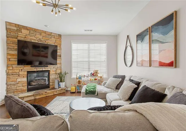 Photo 3 of Townhouse for sale at 3796 Chattahoochee Summit Dr SE #29, Atlanta, GA 30339 | MLS# 10842837 | Listing updated on 2026-10-24