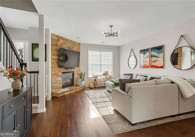 Photo 4 of Townhouse for sale at 3796 Chattahoochee Summit Dr SE #29, Atlanta, GA 30339 | MLS# 10842837 | Listing updated on 2026-10-24