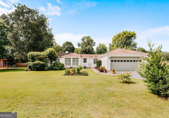 Photo 3 of Single family home for sale at 1740 Old Buckhead Rd, Madison, GA 30650 | MLS# 10836792 | Listing updated on 2026-09-24