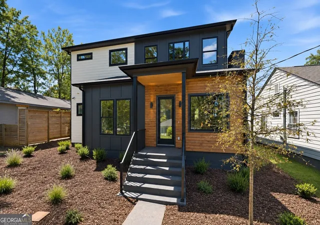 Photo 2 of Single family home for sale at 63 Mortimer St Se, Atlanta, GA 30317 | MLS# 10843960 | Listing updated on 2026-10-07