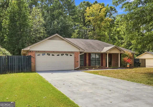Photo 3 of Single family home for sale at 41 Williamsburg Dr Nw, Rome, GA 30165 | MLS# 10843453 | Listing updated on 2026-09-10