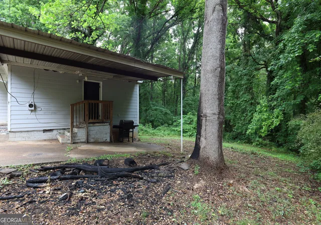 Photo 4 of Sale Pending at 6096 Blackhawk Trl SE, Mableton, GA 30126 | MLS# 10842986 | Listing updated on 2026-10-09