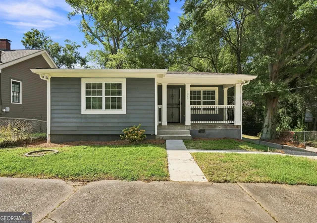 Photo 2 of Single family home for sale at 1047 Sw Peeples St Sw, Atlanta, GA 30310 | MLS# 10833617 | Listing updated on 2026-10-02