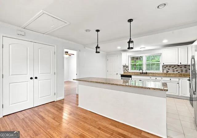 Photo 4 of Single family home for sale at 1047 Sw Peeples St Sw, Atlanta, GA 30310 | MLS# 10833617 | Listing updated on 2026-10-18