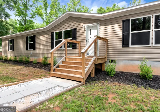 Photo 3 of Manufactured home for sale at 832 Stone Stewart Rd, Hull, GA 30646 | MLS# 10842075 | Listing updated on 2026-09-09