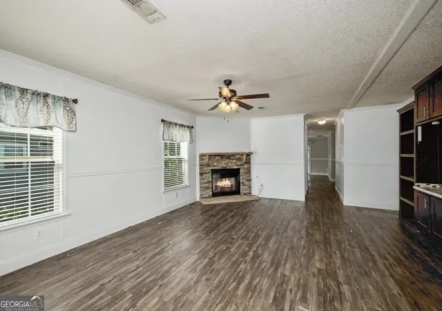 Photo 3 of Single family home for sale at 35 Redwood Cir, Newnan, GA 30263 | MLS# 10844440 | Listing updated on 2026-09-25