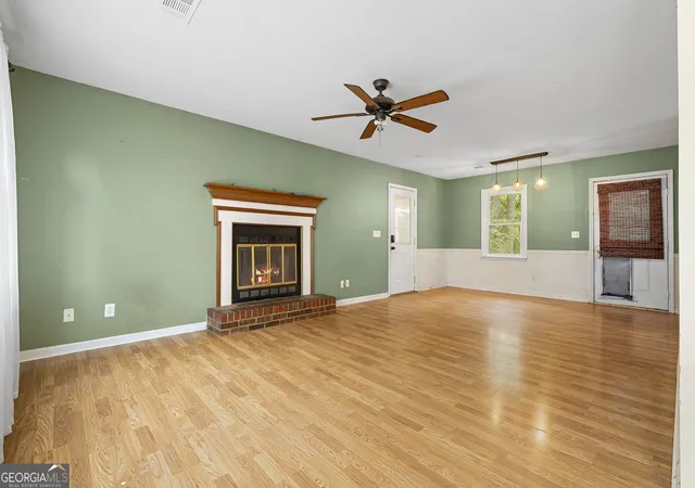 Photo 3 of Single family home for sale at 5510 Concord Cir, Gainesville, GA 30507 | MLS# 10853264 | Listing updated on 2026-10-09