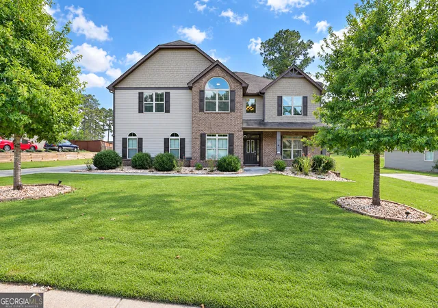 Photo 2 of Single family home for sale at 270 Darien Dr, Senoia, GA 30276 | MLS# 10763286 | Listing updated on 2026-10-03