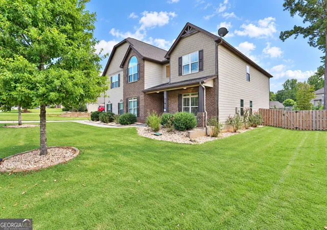 Photo 3 of Single family home for sale at 270 Darien Dr, Senoia, GA 30276 | MLS# 10763286 | Listing updated on 2026-10-03