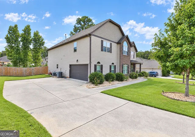 Photo 4 of Single family home for sale at 270 Darien Dr, Senoia, GA 30276 | MLS# 10763286 | Listing updated on 2026-10-03