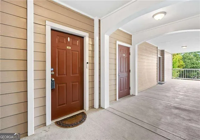 Listing Photo 1 - Condo for sale in building located at 4333 Dunwoody Park, Atlanta, GA 30338 - Unit #2202