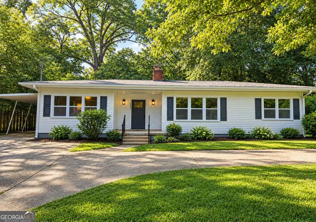 Photo 2 of Single family home for sale at 131 Mountain View Dr, Gainesville, GA 30501 | MLS# 10813305 | Listing updated on 2026-09-17