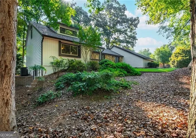Photo 1 of Single family home for sale at 3222 Turtle Lake Dr SE, Marietta, GA 30067 | MLS# 10850641 | Listing updated on 2026-10-08