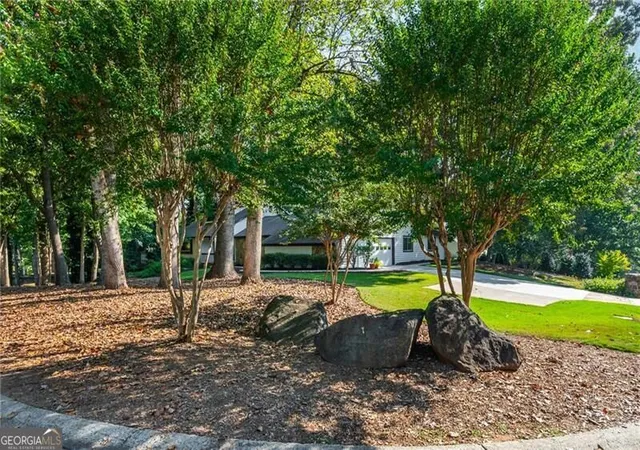 Photo 2 of Single family home for sale at 3222 Turtle Lake Dr SE, Marietta, GA 30067 | MLS# 10850641 | Listing updated on 2026-10-08
