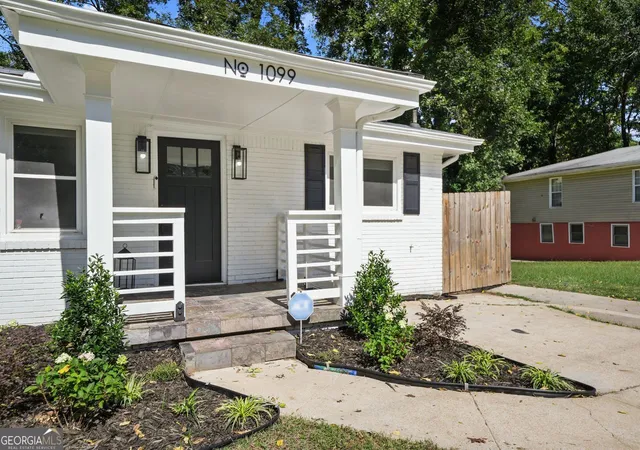 Photo 1 of Single family home for sale at 1099 Harwell St NW, Atlanta, GA 30314 | MLS# 10872389 | Listing updated on 2026-10-28