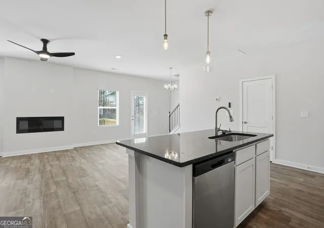 Photo 3 of Single family home for sale at 302 Glenhaven Dr, Lagrange, GA 30241 | MLS# 10845201 | Listing updated on 2026-09-27