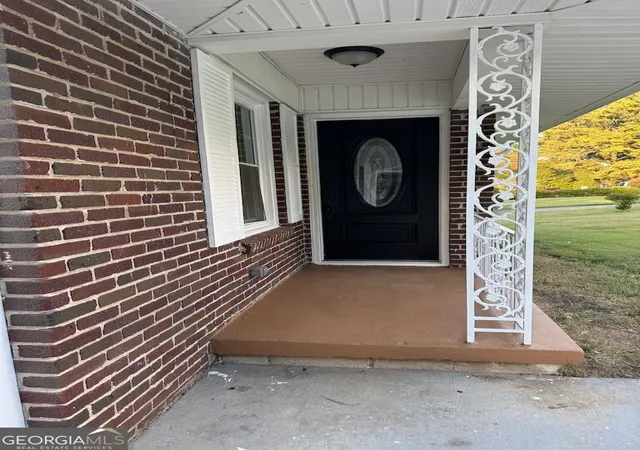 Photo 3 of Single family home for sale at 3067 Barksdale Cir, Atlanta, GA 30344 | MLS# 10851224 | Listing updated on 2026-10-06