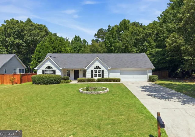 Photo 1 of Single family home for sale at 540 Windermere Dr, Loganville, GA 30052 | MLS# 10837662 | Listing updated on 2026-09-15