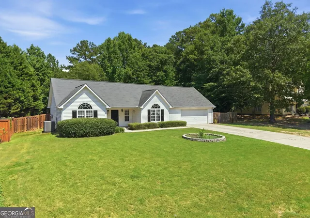 Photo 3 of Single family home for sale at 540 Windermere Dr, Loganville, GA 30052 | MLS# 10837662 | Listing updated on 2026-09-15