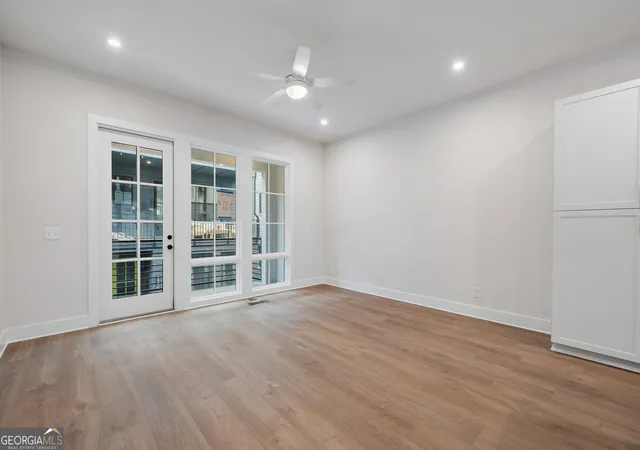 Listing Photo 4 - Condo for sale in building located at 922 Hughley Cir, Atlanta, GA 30316 - Unit #8