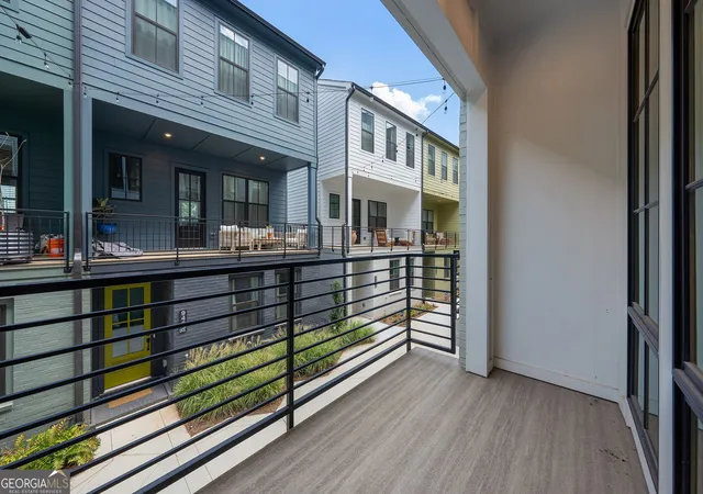 Listing Photo 5 - Condo for sale in building located at 922 Hughley Cir, Atlanta, GA 30316 - Unit #8