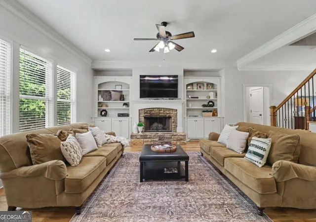 Photo 3 of Single family home for sale at 72 Marina Dr, Newnan, GA 30263 | MLS# 10852637 | Listing updated on 2026-10-08