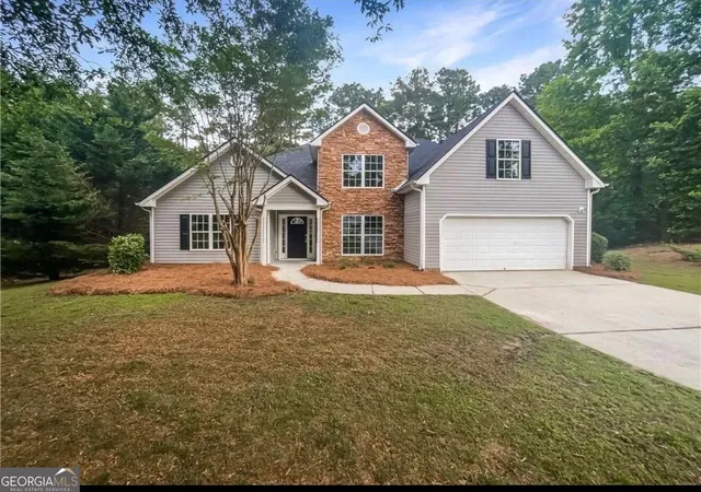 Photo 1 of Single family home for sale at 834 Winding Grv Ln, Loganville, GA 30052 | MLS# 10842450 | Listing updated on 2026-09-24