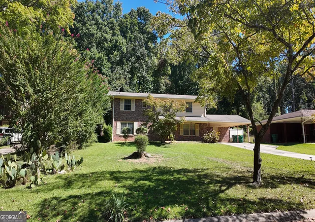 Photo 2 of Single family home for sale at 754 Virginia Cir, Forest Park, GA 30297 | MLS# 10855884 | Listing updated on 2026-10-28
