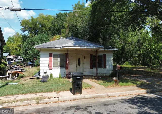 Photo 1 of Single family home for sale at 833 Cleo St, Cedartown, GA 30125 | MLS# 10849419 | Listing updated on 2026-10-17