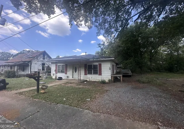 Photo 3 of Single family home for sale at 833 Cleo St, Cedartown, GA 30125 | MLS# 10849419 | Listing updated on 2026-10-17
