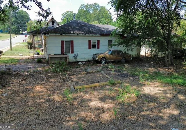 Photo 4 of Single family home for sale at 833 Cleo St, Cedartown, GA 30125 | MLS# 10849419 | Listing updated on 2026-10-17