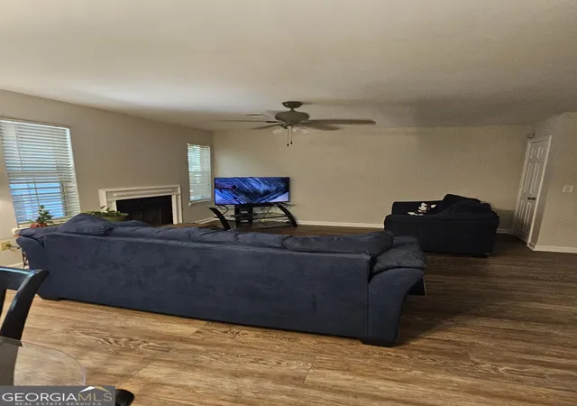 Photo 3 of Townhouse for sale at 276 Juliet Ln Sw, Marietta, GA 30008 | MLS# 10835098 | Listing updated on 2026-10-09